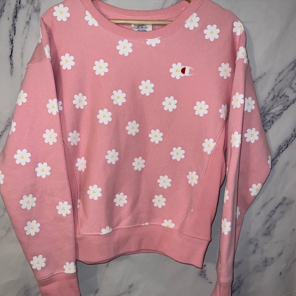 Champion X Urban Outfitters Exclusive Daisy Reverse Weave Sweatshirt